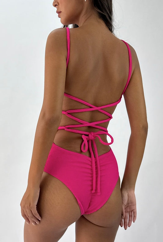 ENTERIZO MADEIRA TEXTURA FUCSIA