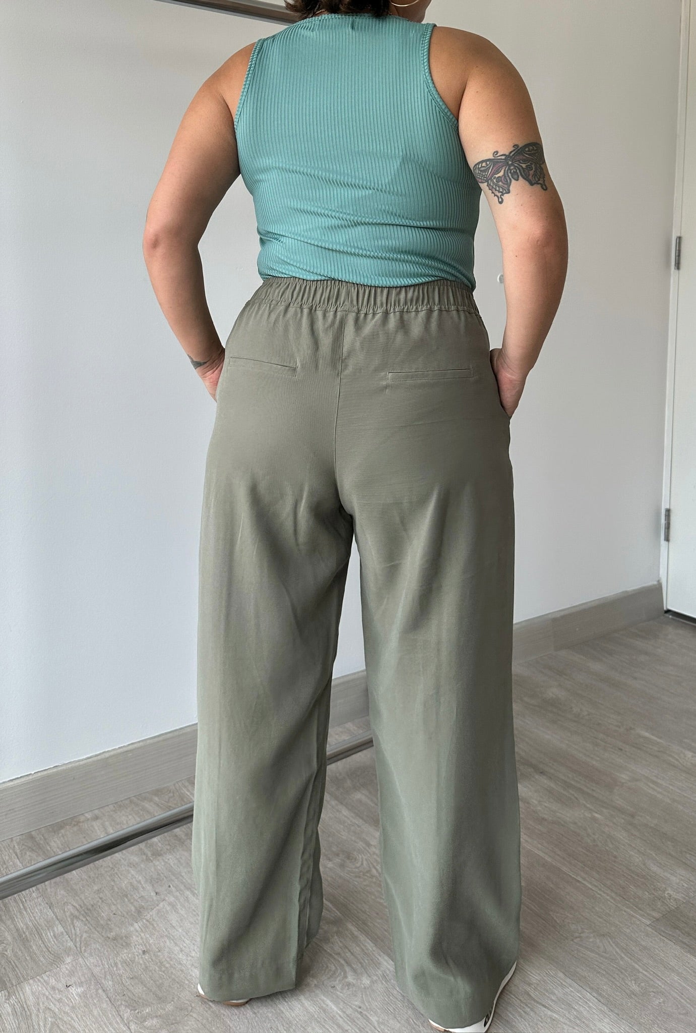 PANTALÓN ALMA EN VERDE