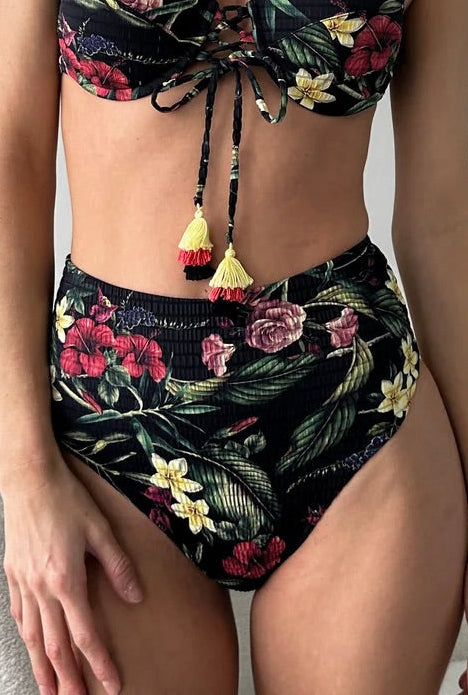 BOTTOM OPHELIA FLORES EN CORAL