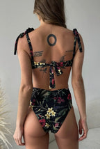 BOTTOM OPHELIA FLORES EN CORAL