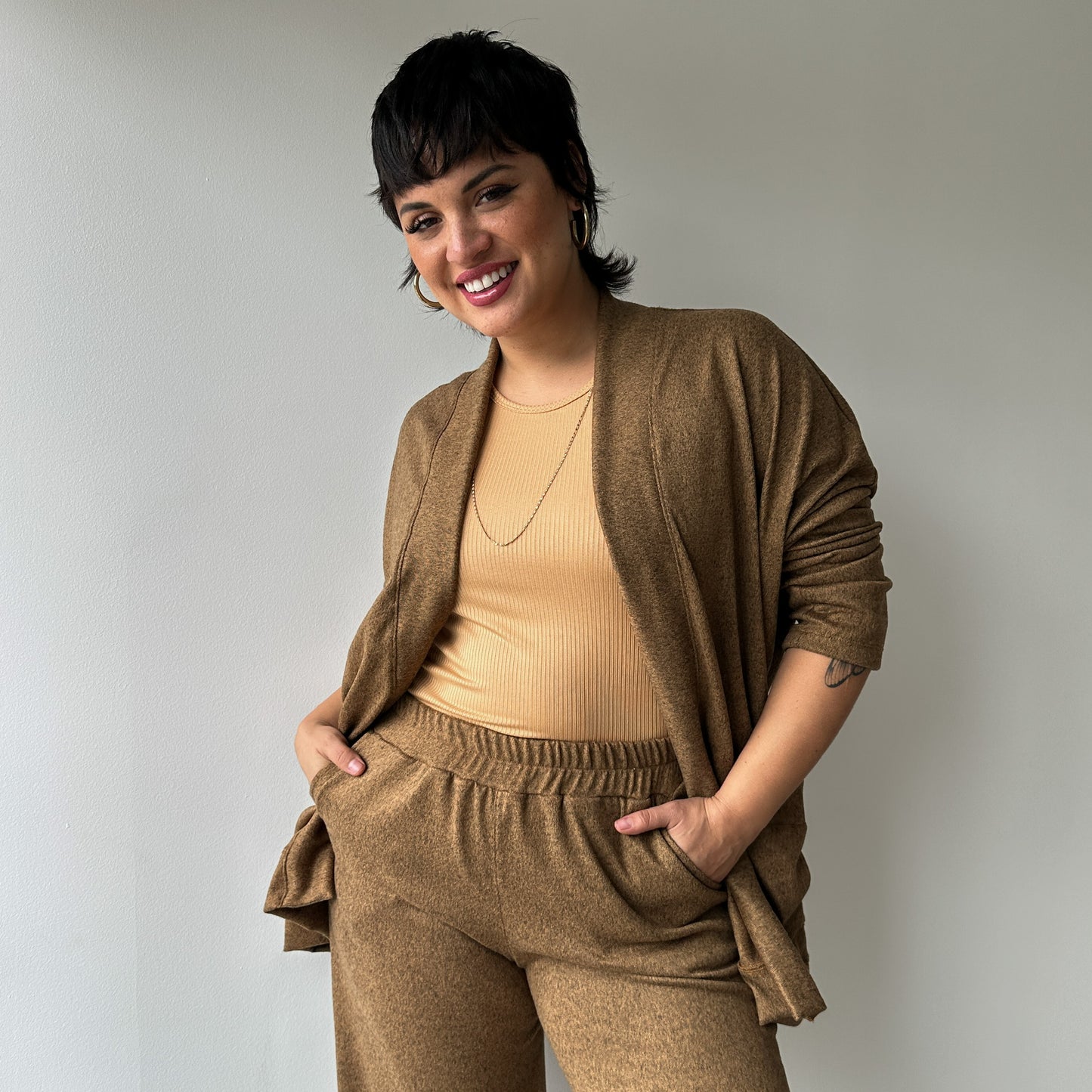 CONJUNTO ARIANA CAMEL JASPEADO